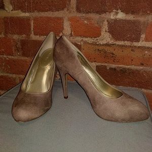 Womens 9 1/2 Suede High Heels